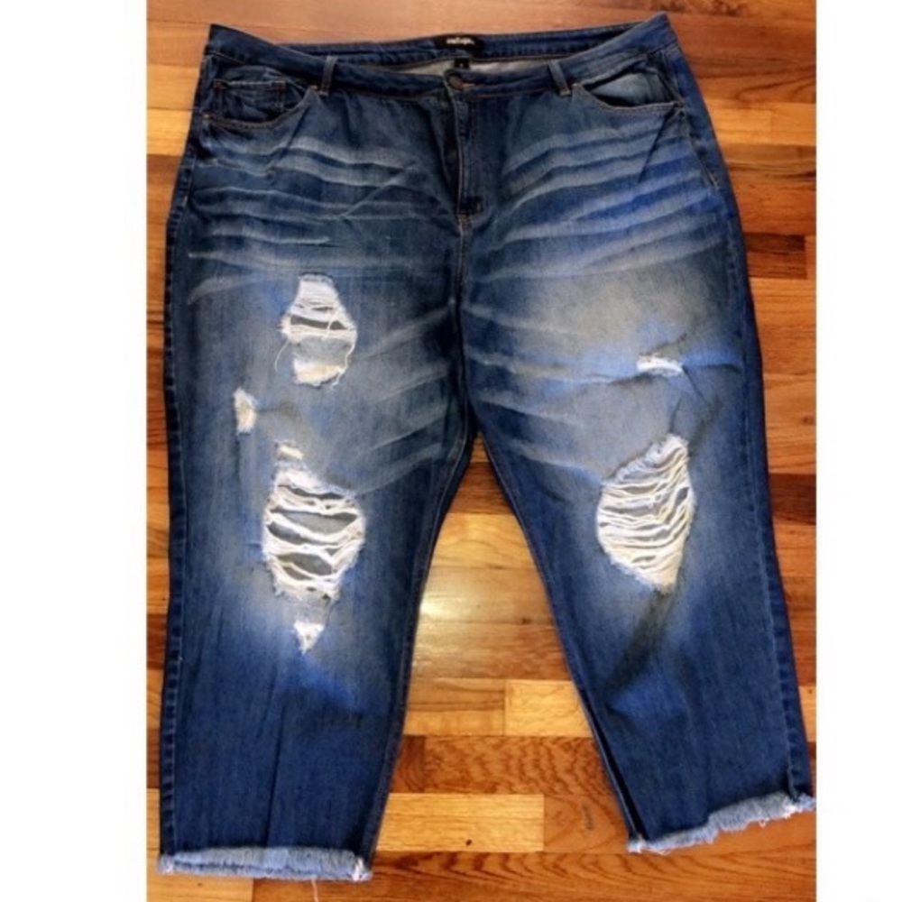 Plus size crop jeans